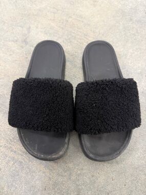 lululemon athletica Black Sherpa Slide Sandals